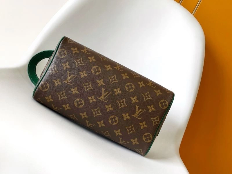 Louis Vuitton Cosmetic Bags Lightweight 93805