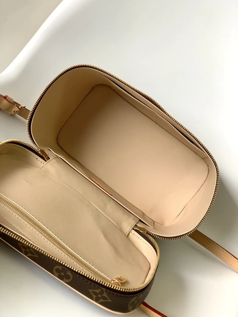 Louis Vuitton Cosmetic Bags Trendy 93792