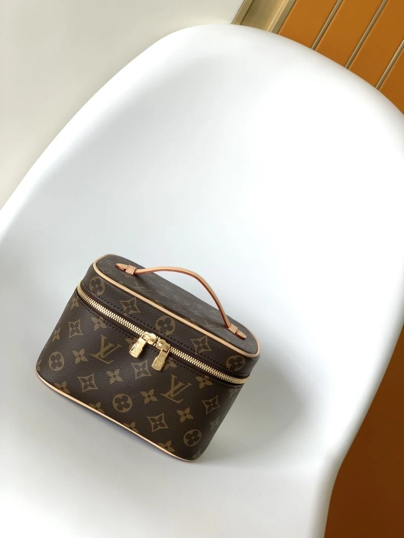 Versatile Louis Vuitton Cosmetic Bags 93802