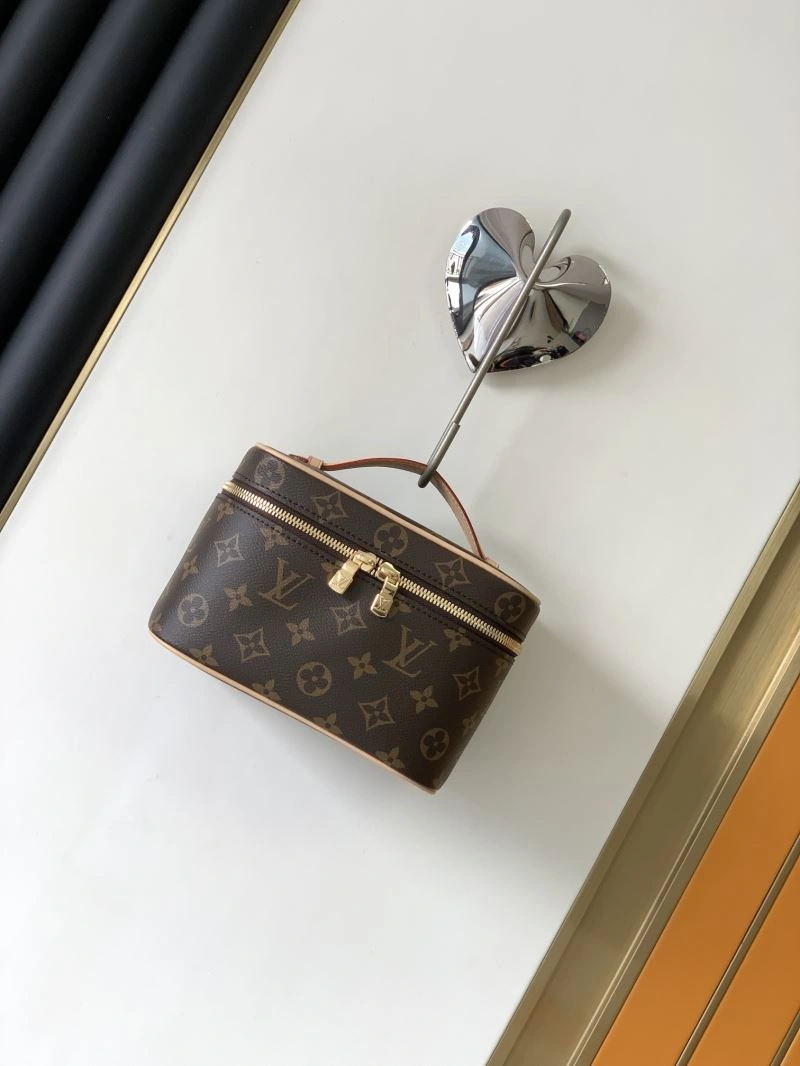 Versatile Louis Vuitton Cosmetic Bags 93802