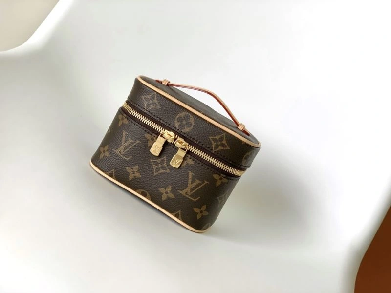Louis Vuitton Cosmetic Bags SmoothTexture 93793