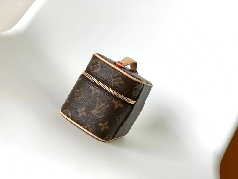 Louis Vuitton Cosmetic Bags SmoothTexture 93793