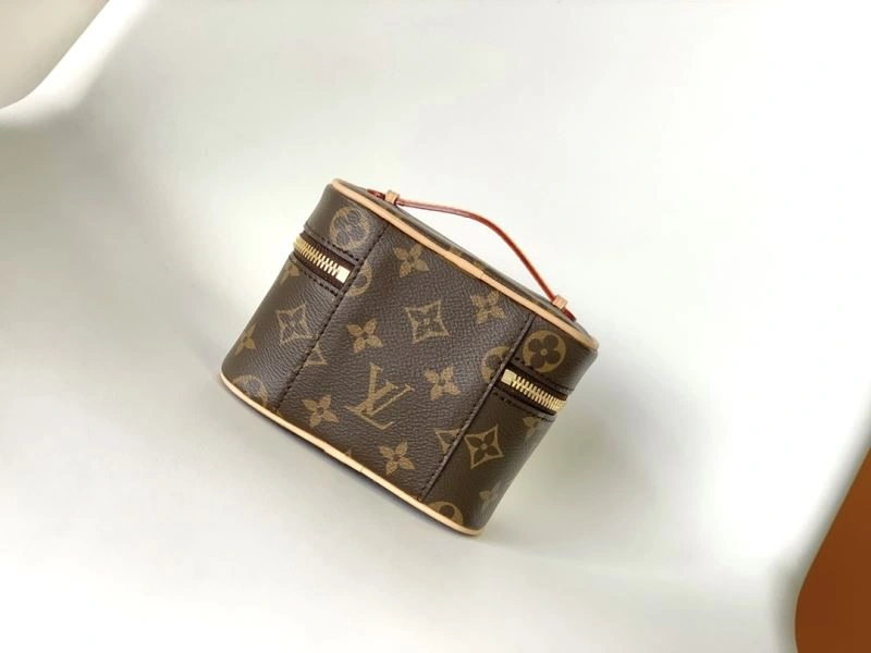 Louis Vuitton Cosmetic Bags SmoothTexture 93793