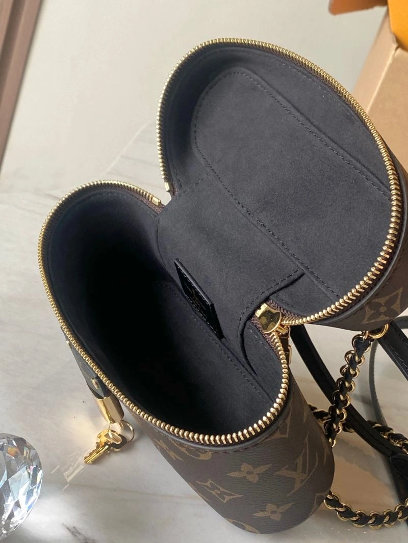 Lightweight Louis Vuitton Cosmetic Bags 93617