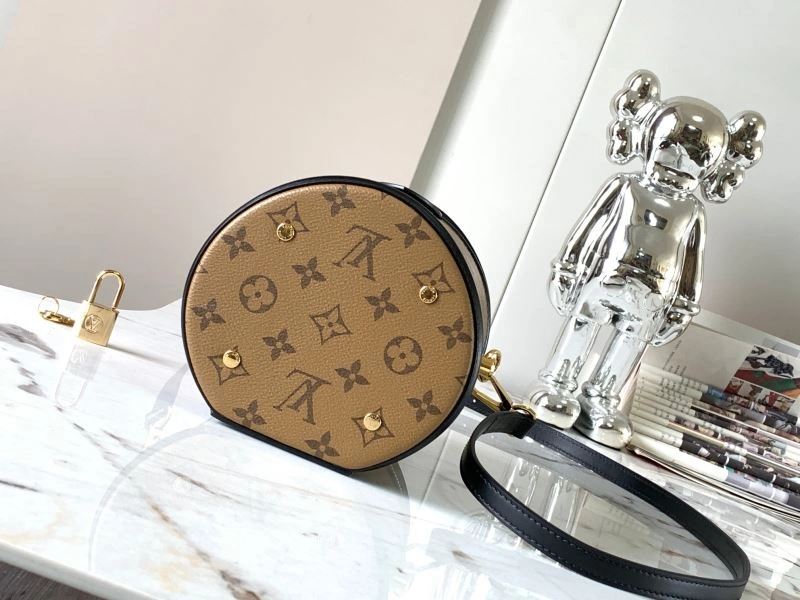 Elegant Louis Vuitton Cosmetic Bags 93614