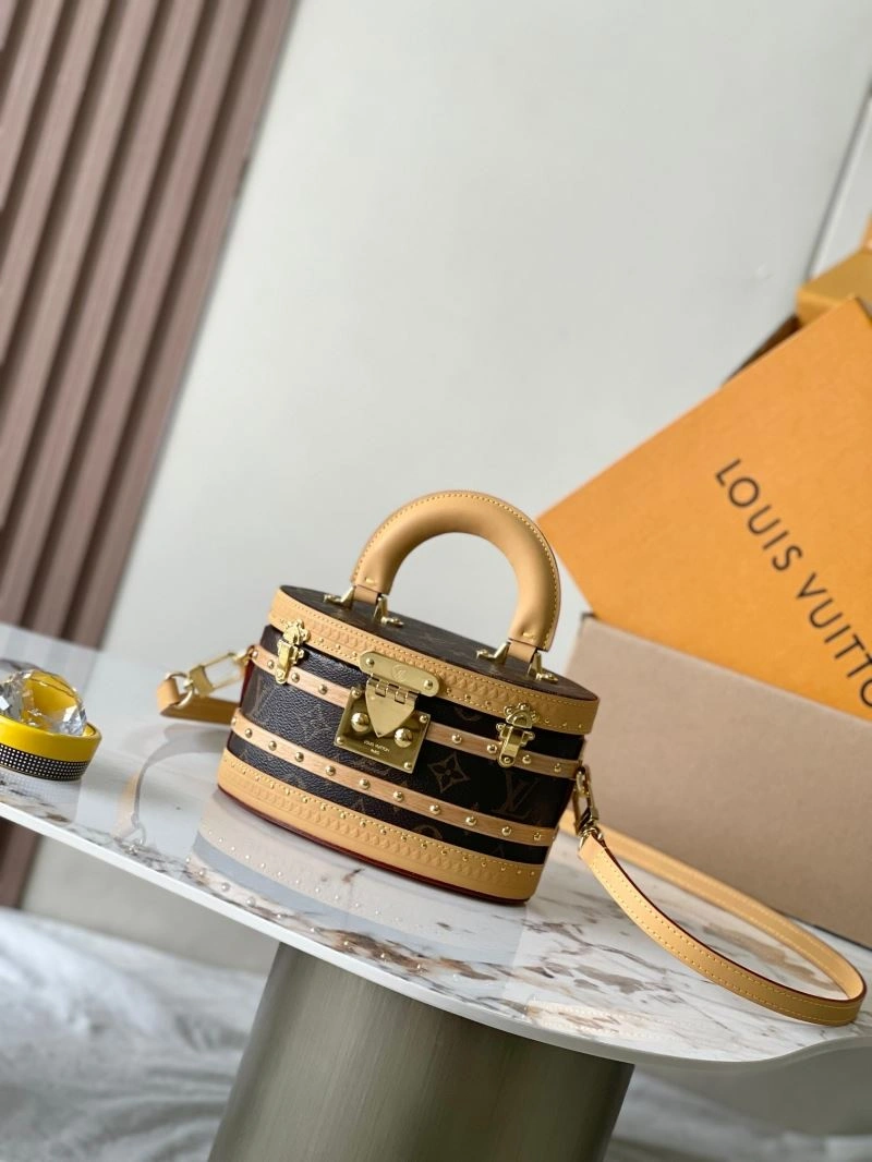 Bright Louis Vuitton Cosmetic Bags 93613