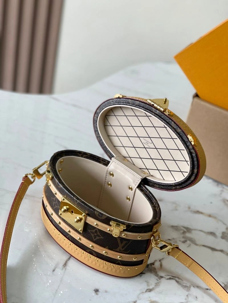 Bright Louis Vuitton Cosmetic Bags 93613
