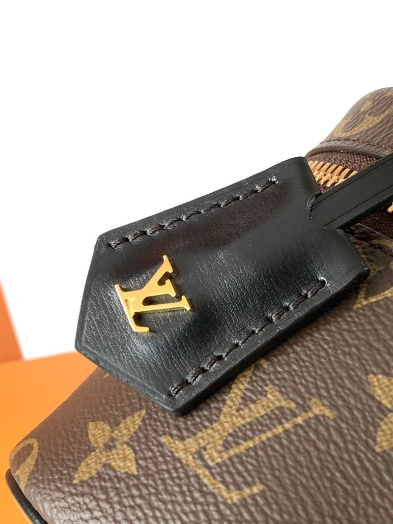 Unisex Louis Vuitton Cosmetic Bags 93612