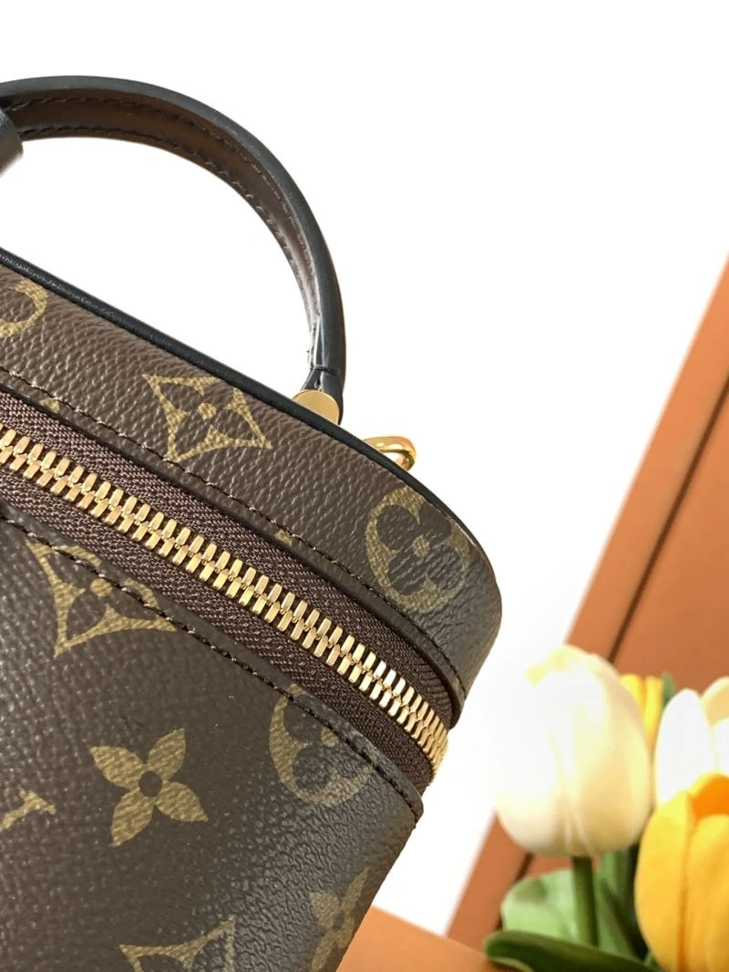 Unisex Louis Vuitton Cosmetic Bags 93612