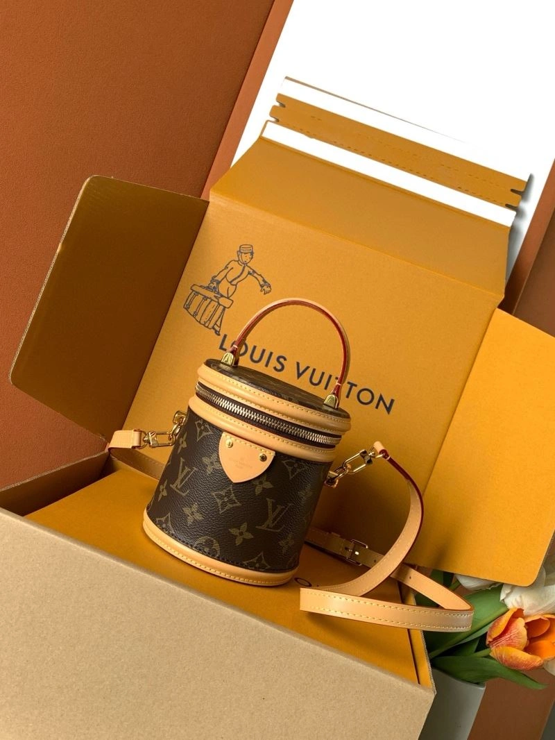 EyeCatching Louis Vuitton Cosmetic Bags 93646