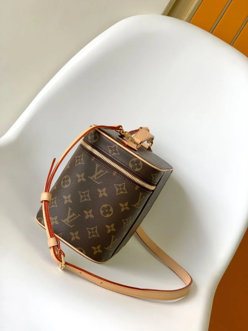 Durable Louis Vuitton Cosmetic Bags 42900