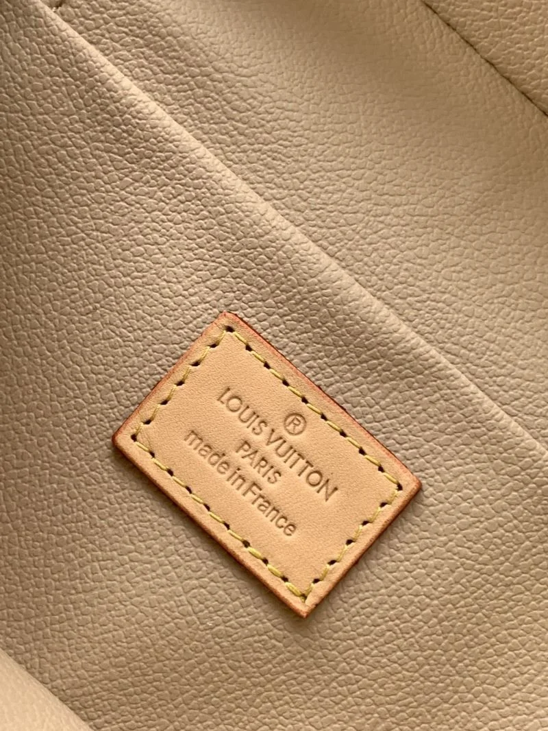 Louis Vuitton Cosmetic Bags Cozy 42899
