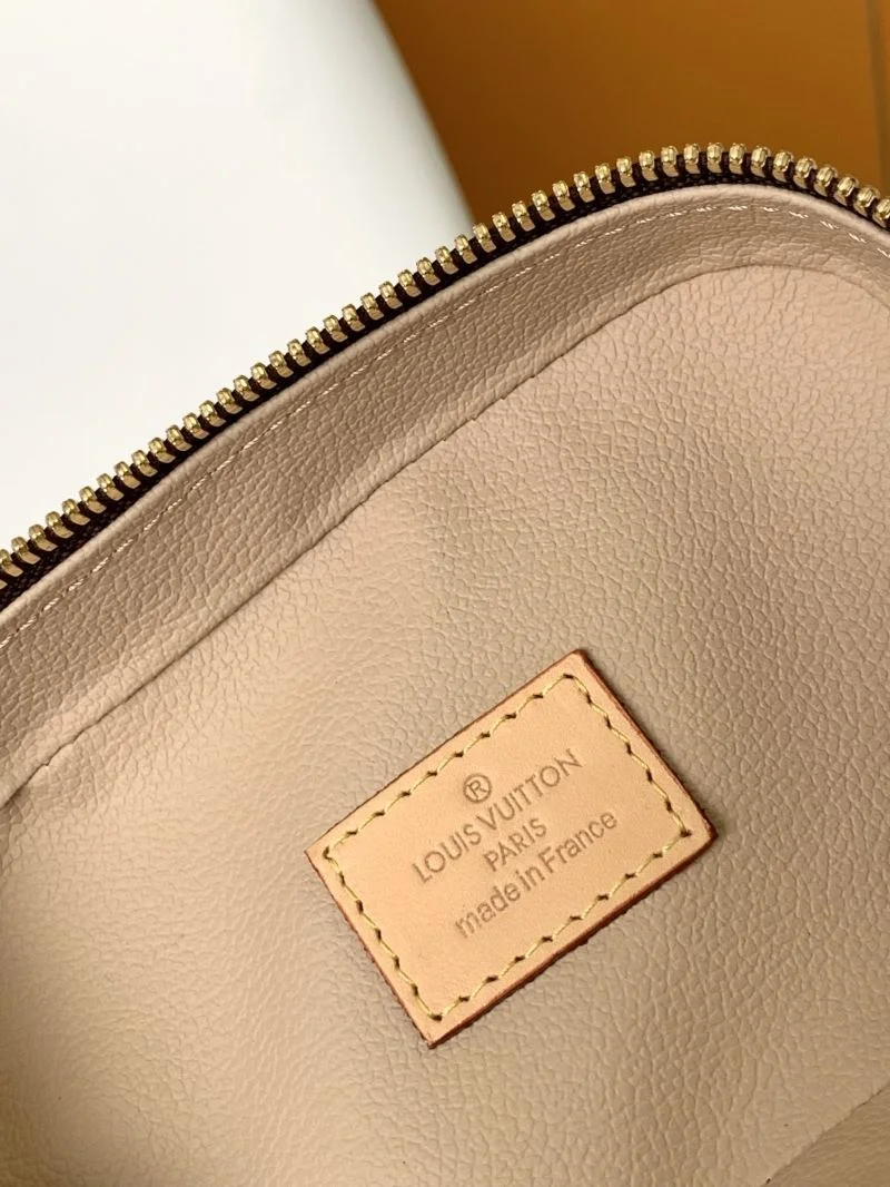 Chic Louis Vuitton Cosmetic Bags 42904