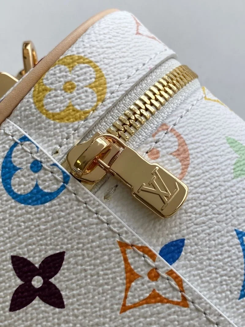 Unisex Louis Vuitton Cosmetic Bags 42906