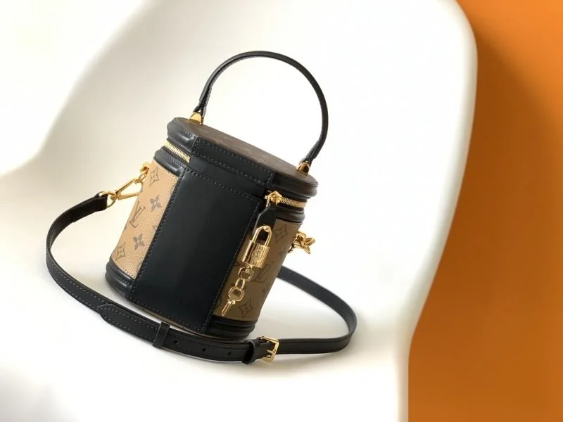 Stylish Louis Vuitton Cosmetic Bags 42905