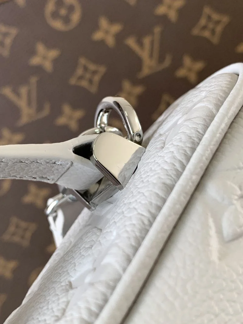 EasyMatch Louis Vuitton Cosmetic Bags 42895
