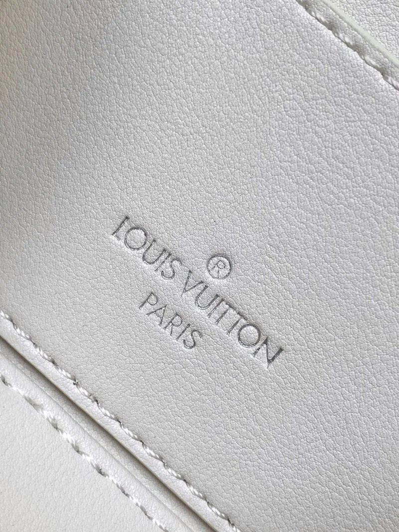 Louis Vuitton Cosmetic Bags Lightweight 42894