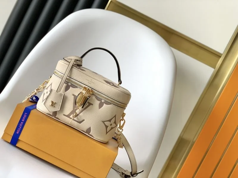 Effortless Louis Vuitton Cosmetic Bags 42928