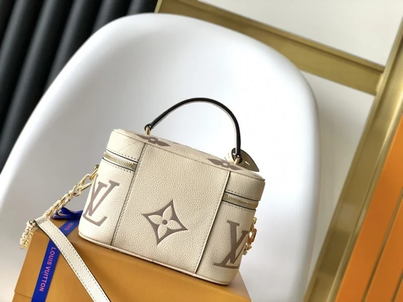 Effortless Louis Vuitton Cosmetic Bags 42928