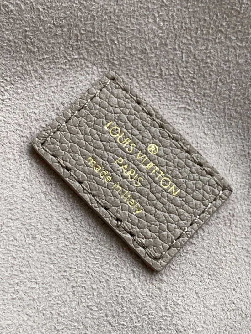 Louis Vuitton Cosmetic Bags Soft 42888