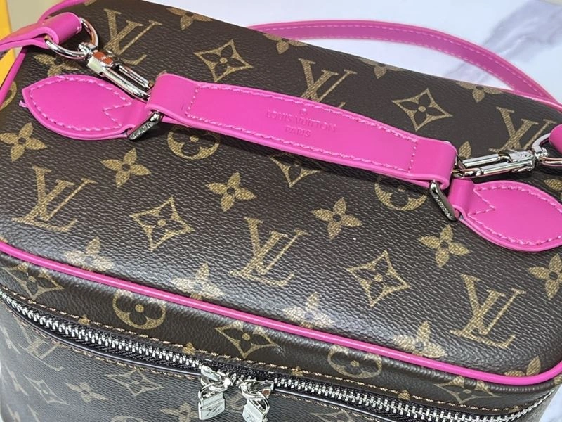 Louis Vuitton Cosmetic Bags WellDesigned 80267