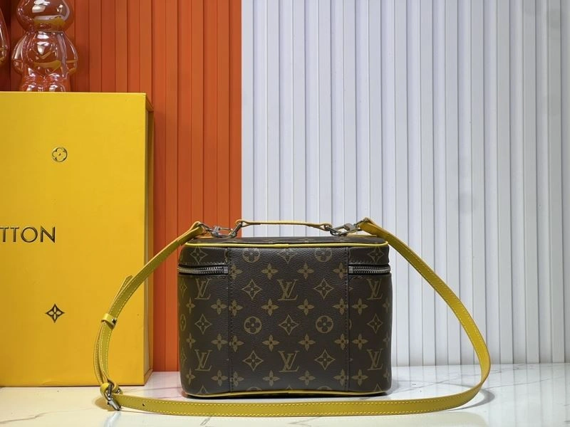 Chic Louis Vuitton Cosmetic Bags 80270