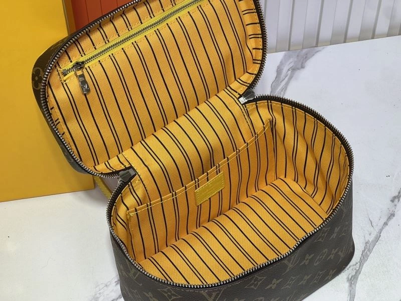 Chic Louis Vuitton Cosmetic Bags 80270