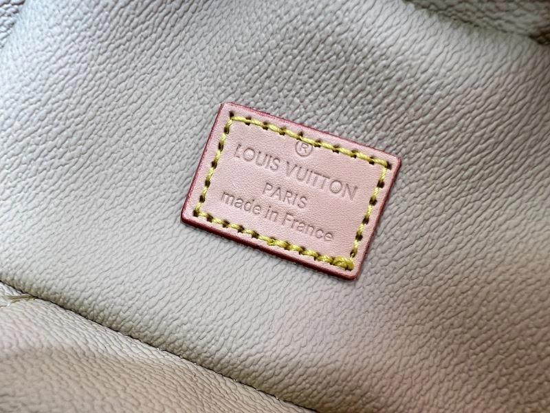 Unisex Louis Vuitton Cosmetic Bags 80238