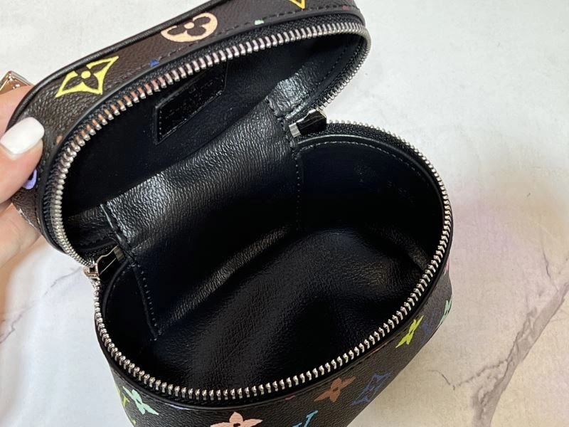 Louis Vuitton Cosmetic Bags Soft 80237