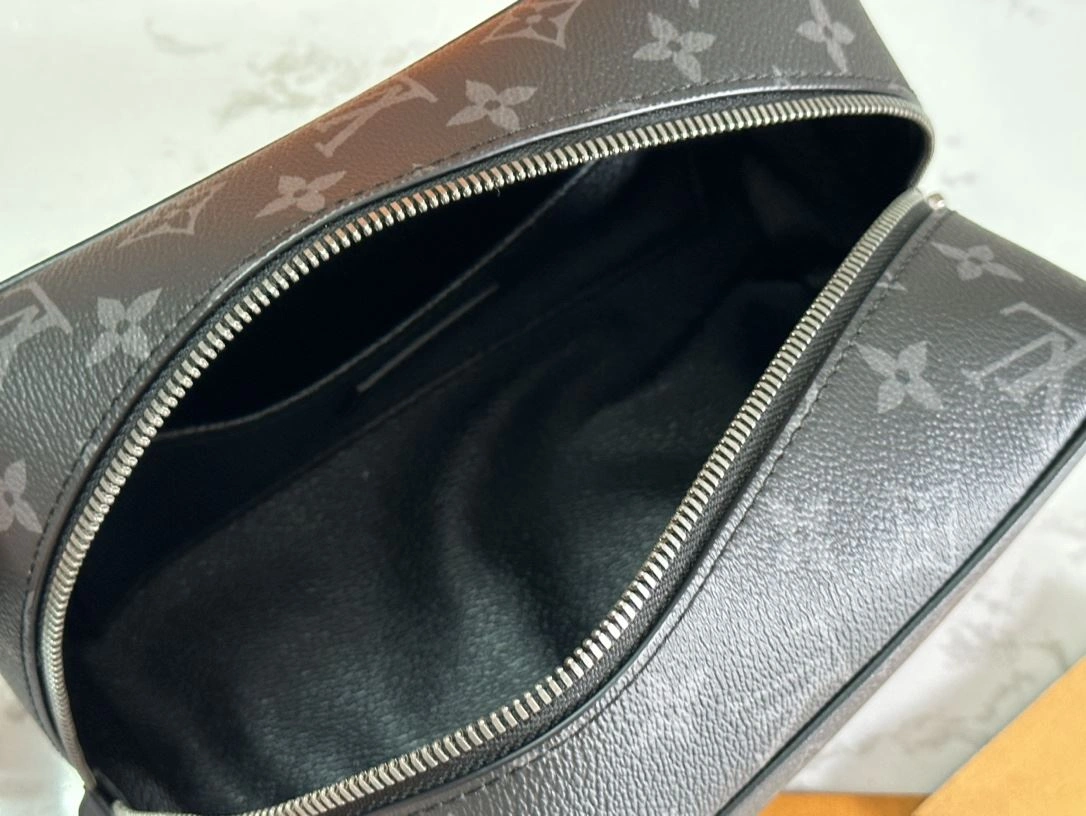 Louis Vuitton Cosmetic Bags Durable 91822