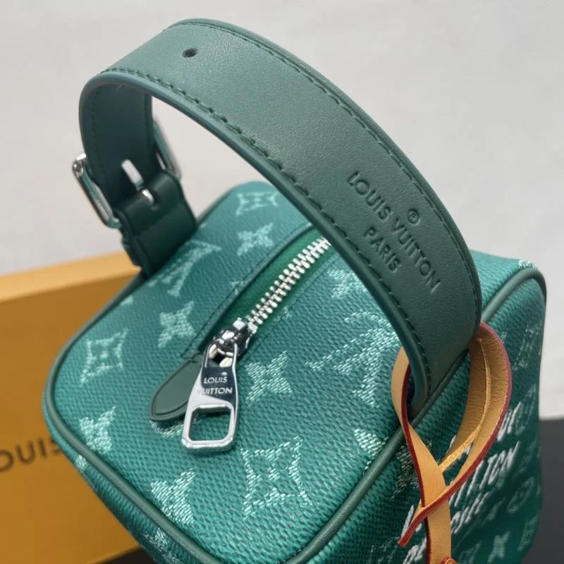 Premium Louis Vuitton Cosmetic Bags 41795