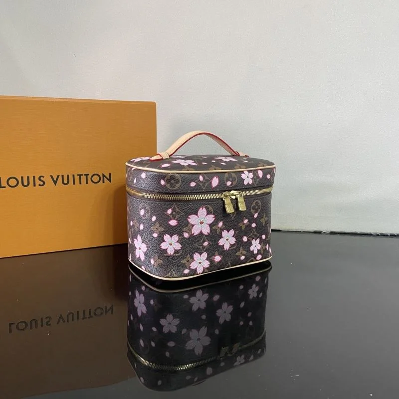 Louis Vuitton Cosmetic Bags Cozy 41604
