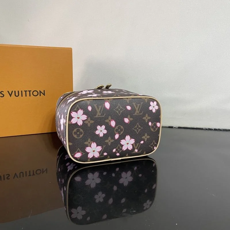 Louis Vuitton Cosmetic Bags Cozy 41604