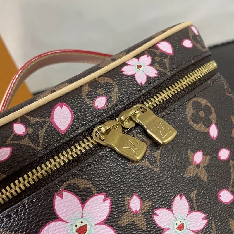 Louis Vuitton Cosmetic Bags Cozy 41604