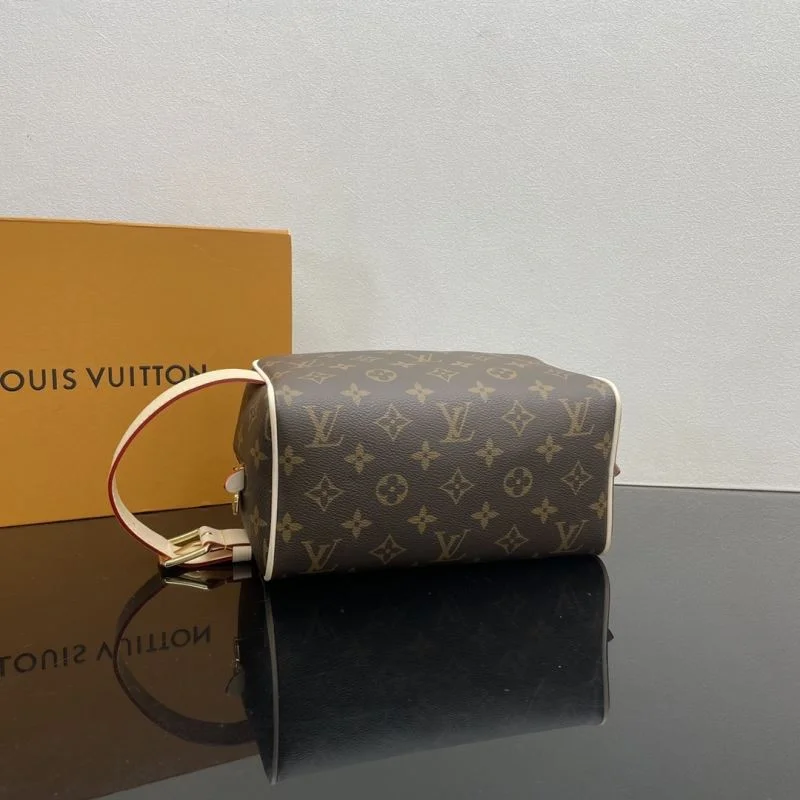 Louis Vuitton Cosmetic Bags Youthful 41606