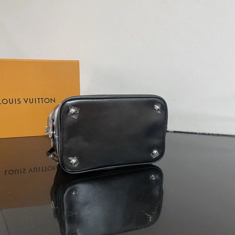 Louis Vuitton Cosmetic Bags Lightweight 41593