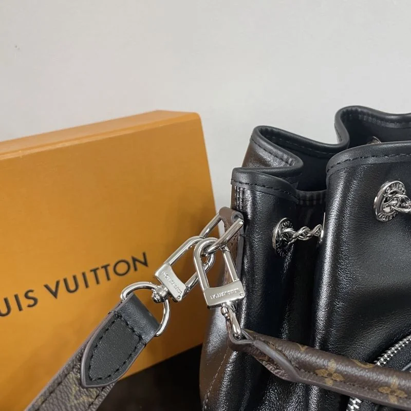 Louis Vuitton Cosmetic Bags Lightweight 41593