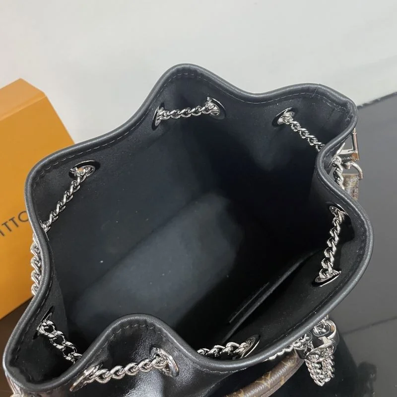 Louis Vuitton Cosmetic Bags Lightweight 41593