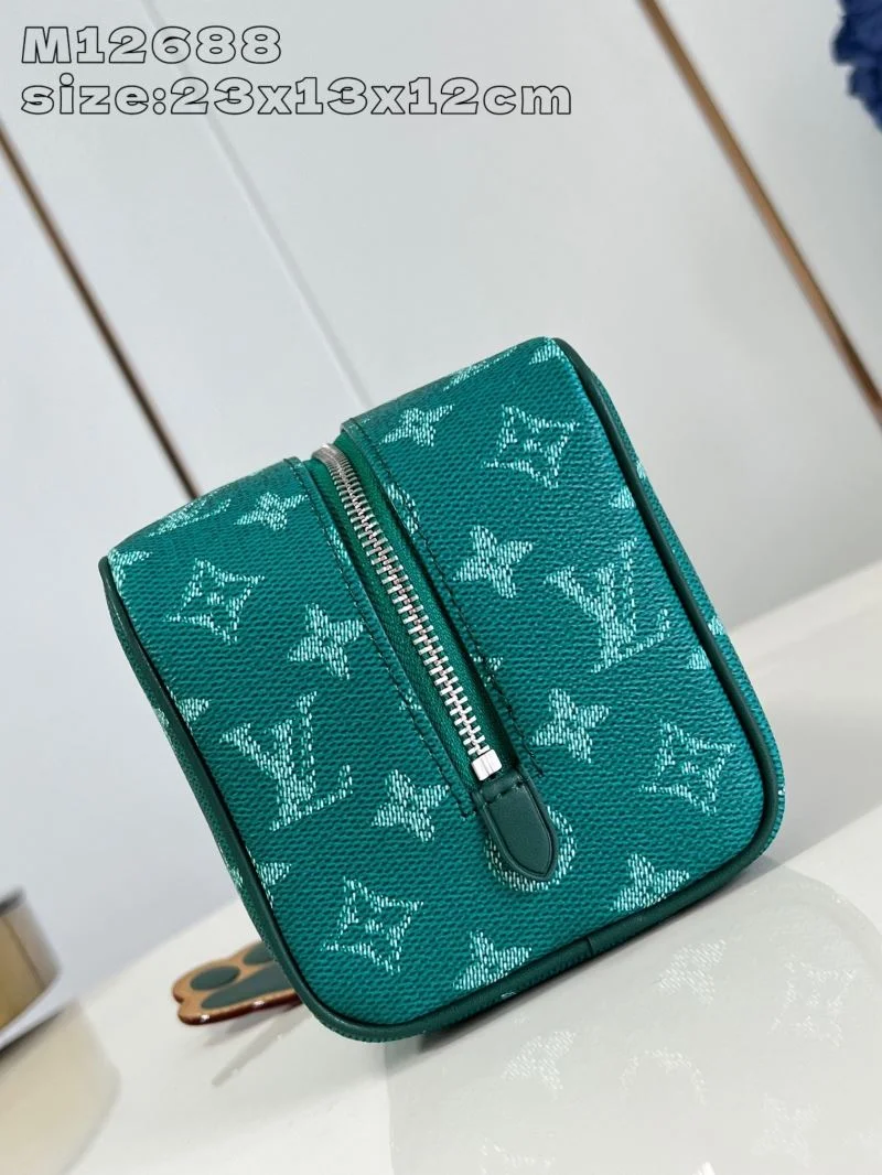 Compact Louis Vuitton Cosmetic Bags 41237