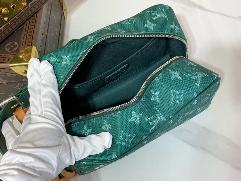 ComfortFit Louis Vuitton Cosmetic Bags 41271