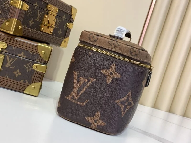 Louis Vuitton Cosmetic Bags Stretchable 41231