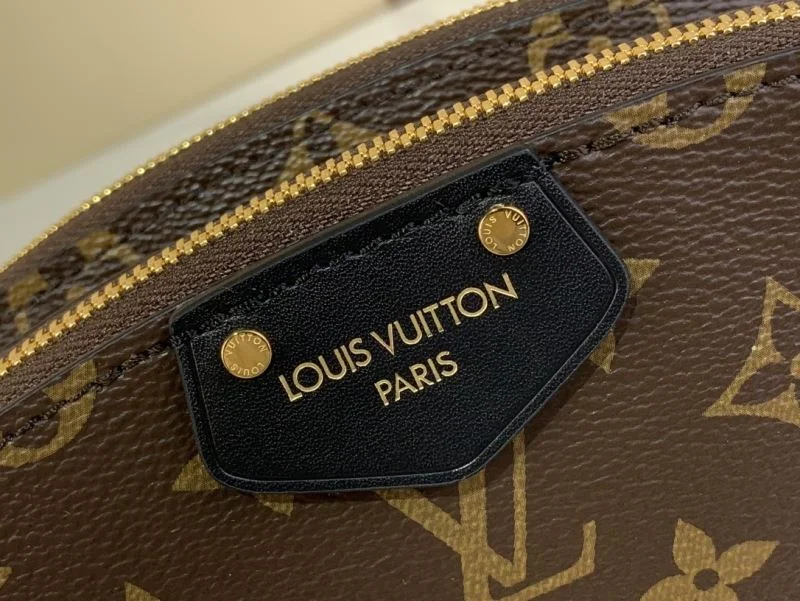 Louis Vuitton Cosmetic Bags UrbanChic 41234