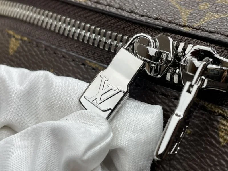 Louis Vuitton Cosmetic Bags FlexibleFit 41233