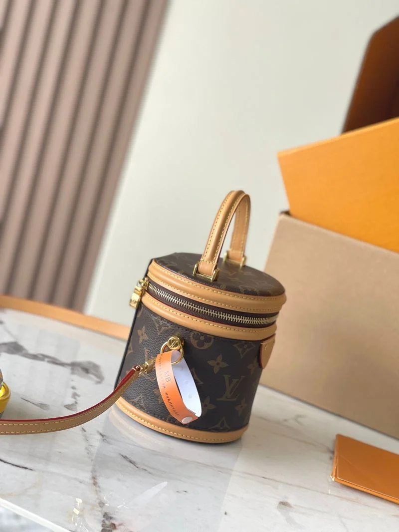 Modern Louis Vuitton Cosmetic Bags 41226