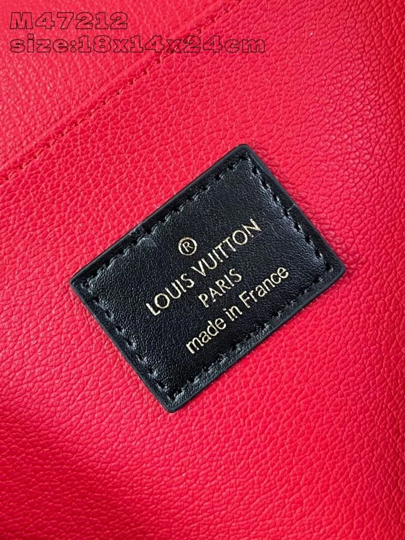 Louis Vuitton Cosmetic Bags Resilient 41221