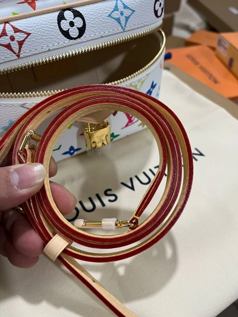 Louis Vuitton Cosmetic Bags MoistureWicking 41216