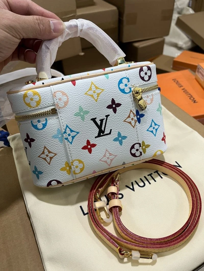 Louis Vuitton Cosmetic Bags MoistureWicking 41216