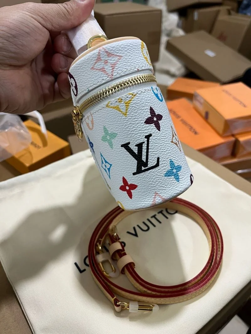 Louis Vuitton Cosmetic Bags MoistureWicking 41216