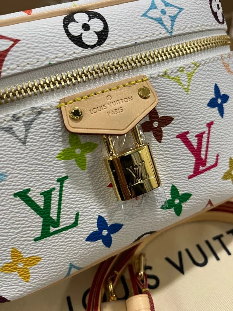 Louis Vuitton Cosmetic Bags MoistureWicking 41216