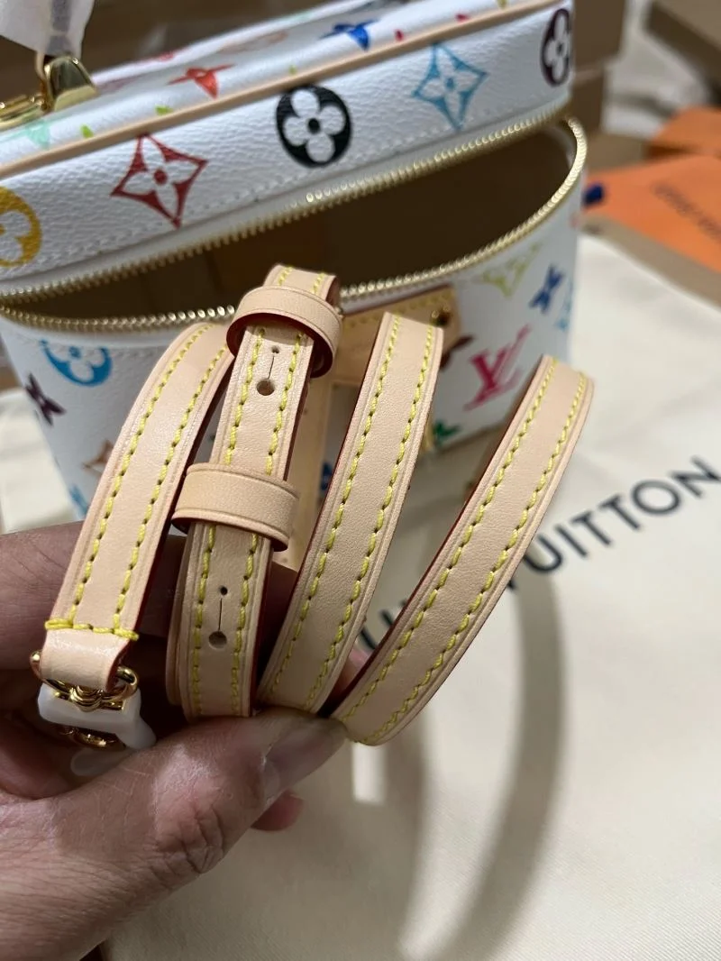 Louis Vuitton Cosmetic Bags MoistureWicking 41216